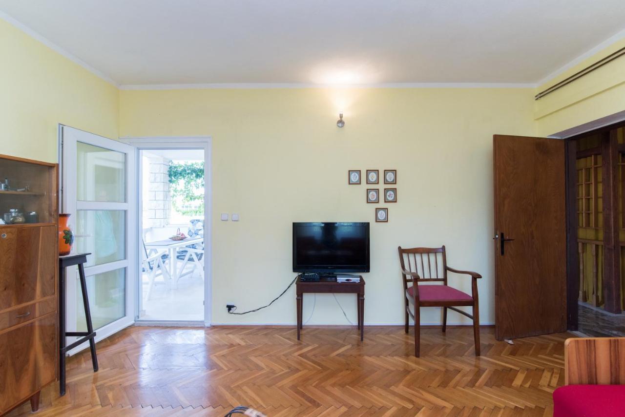 Apartments Mare Постира Екстериор снимка